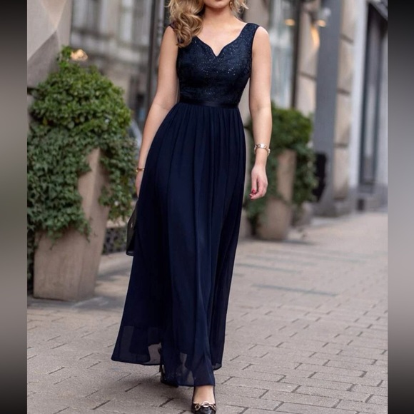 COPY - Luxe contrast lace chiffon formal dress - Picture 8 of 14